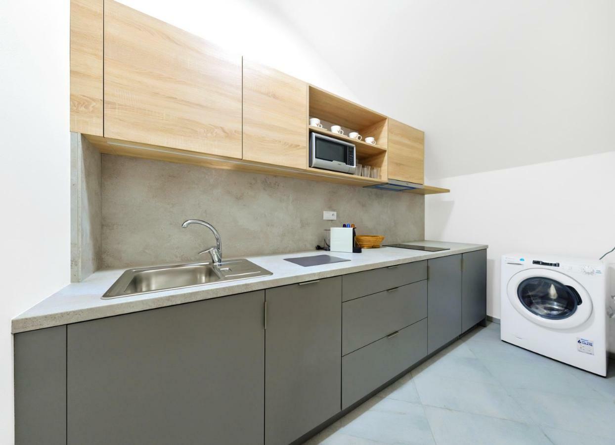 Honest Smichov Apartman Prága Kültér fotó