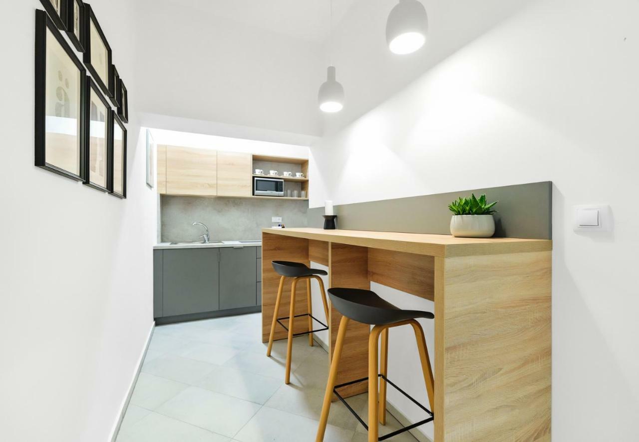 Honest Smichov Apartman Prága Kültér fotó
