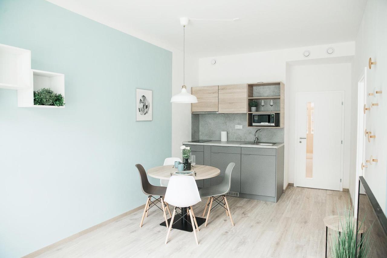 Honest Smichov Apartman Prága Kültér fotó
